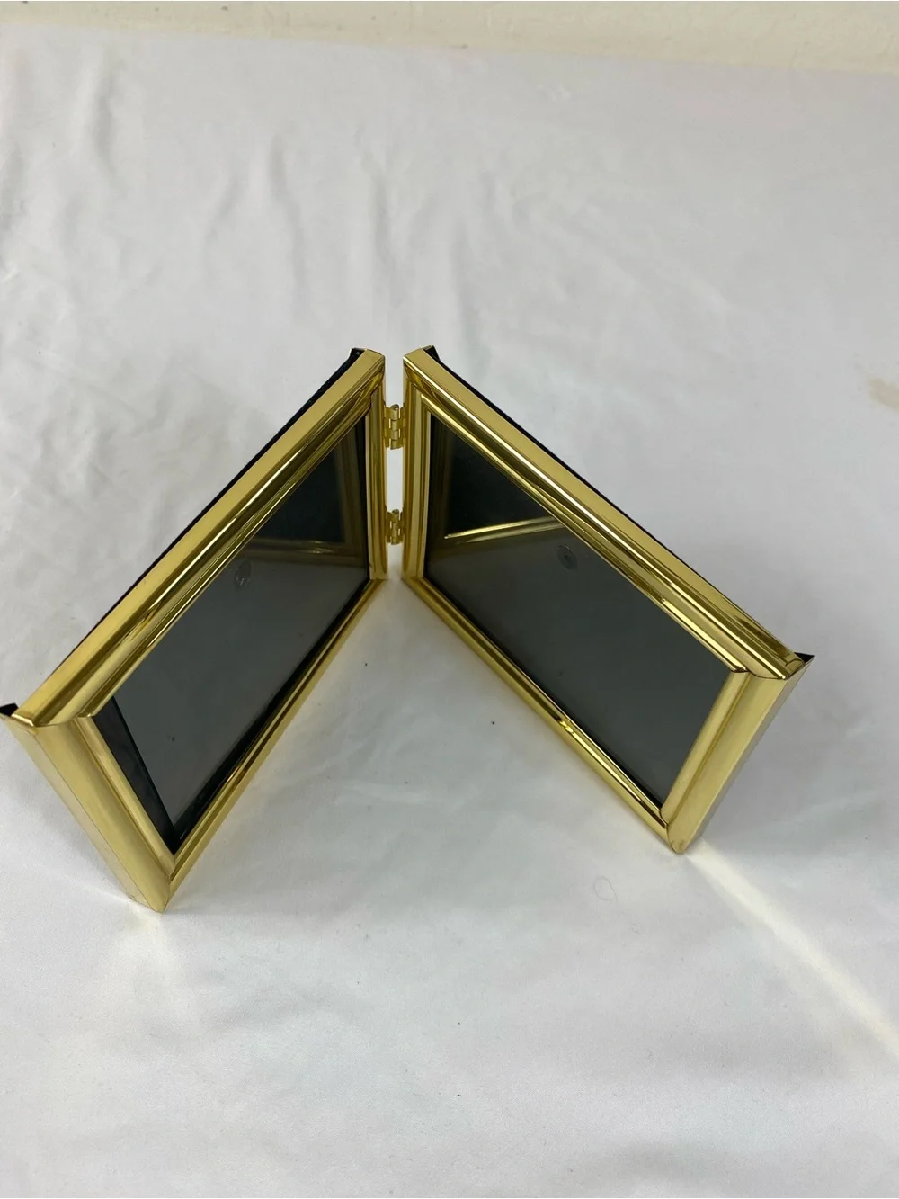 Fetco Vintage Gold Double-Hinged Tabletop Photo Frame